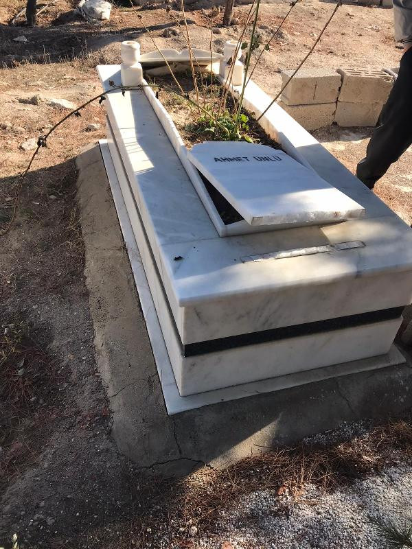 Mezar taşlarına saldırı - Resim : 3