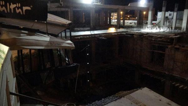 AVM'de panik anları büyük gürültüyle çöktü - Resim : 4