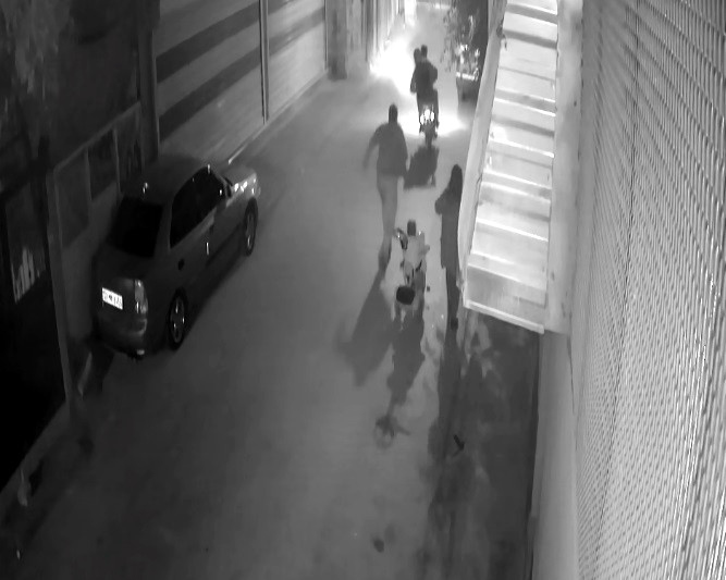 Motosikletle kapkaç yaptılar, birbirlerini suçladı - Resim : 3