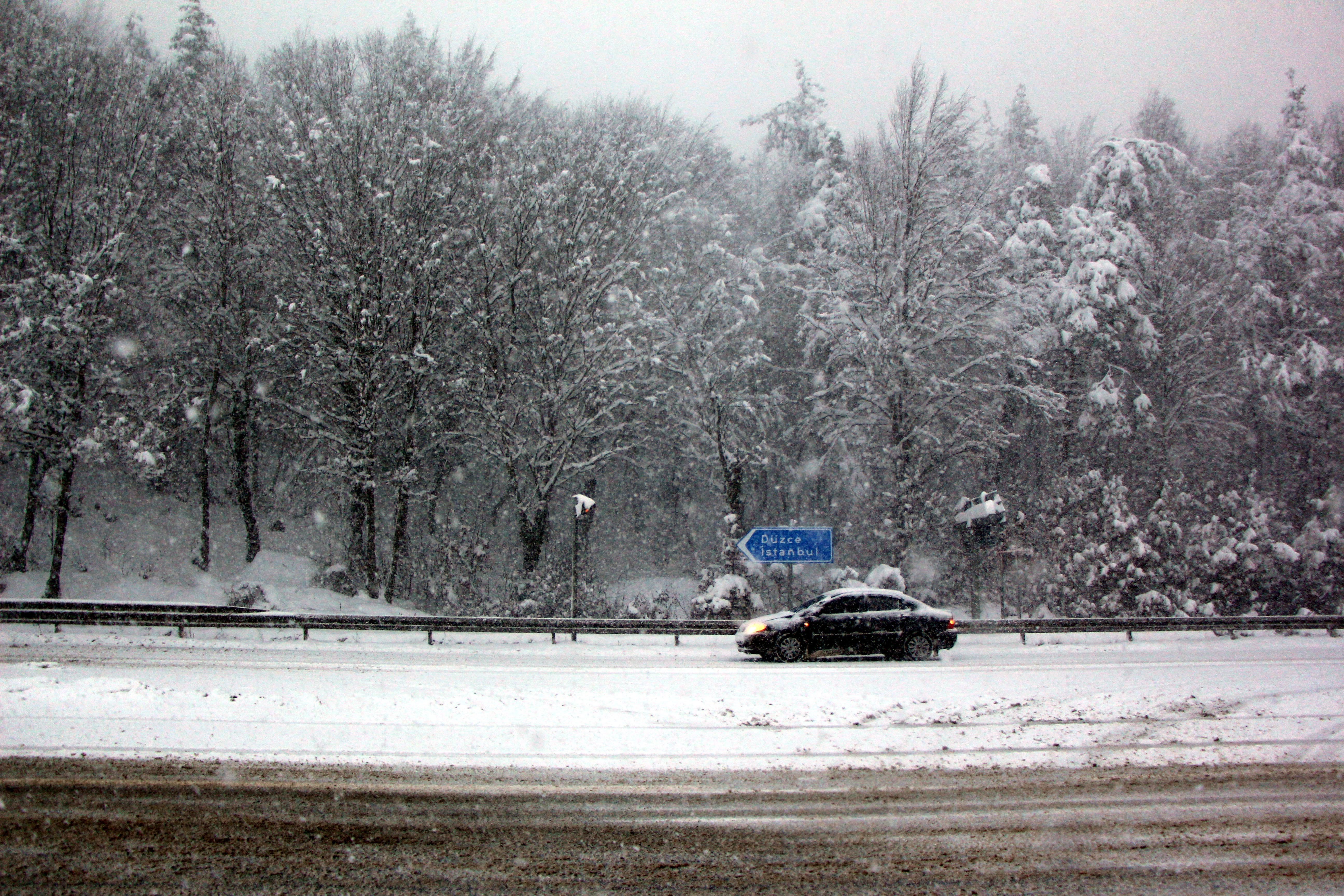 Bolu Dağı'nda kar yağışı ve sis engeli - Resim : 4