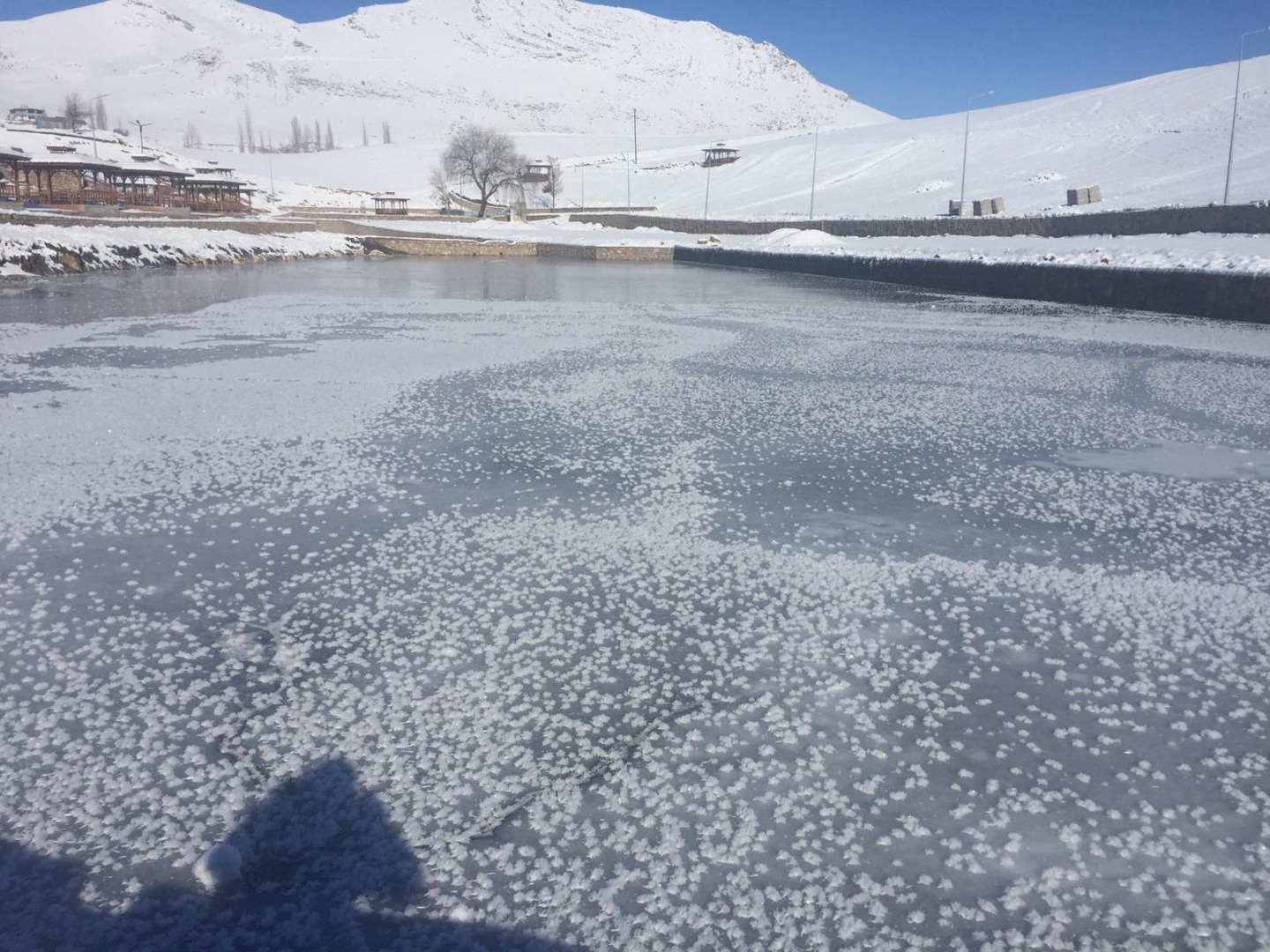 Adana'da sıcaklık eksi 13,4 derece: Göl ve akarsular dondu