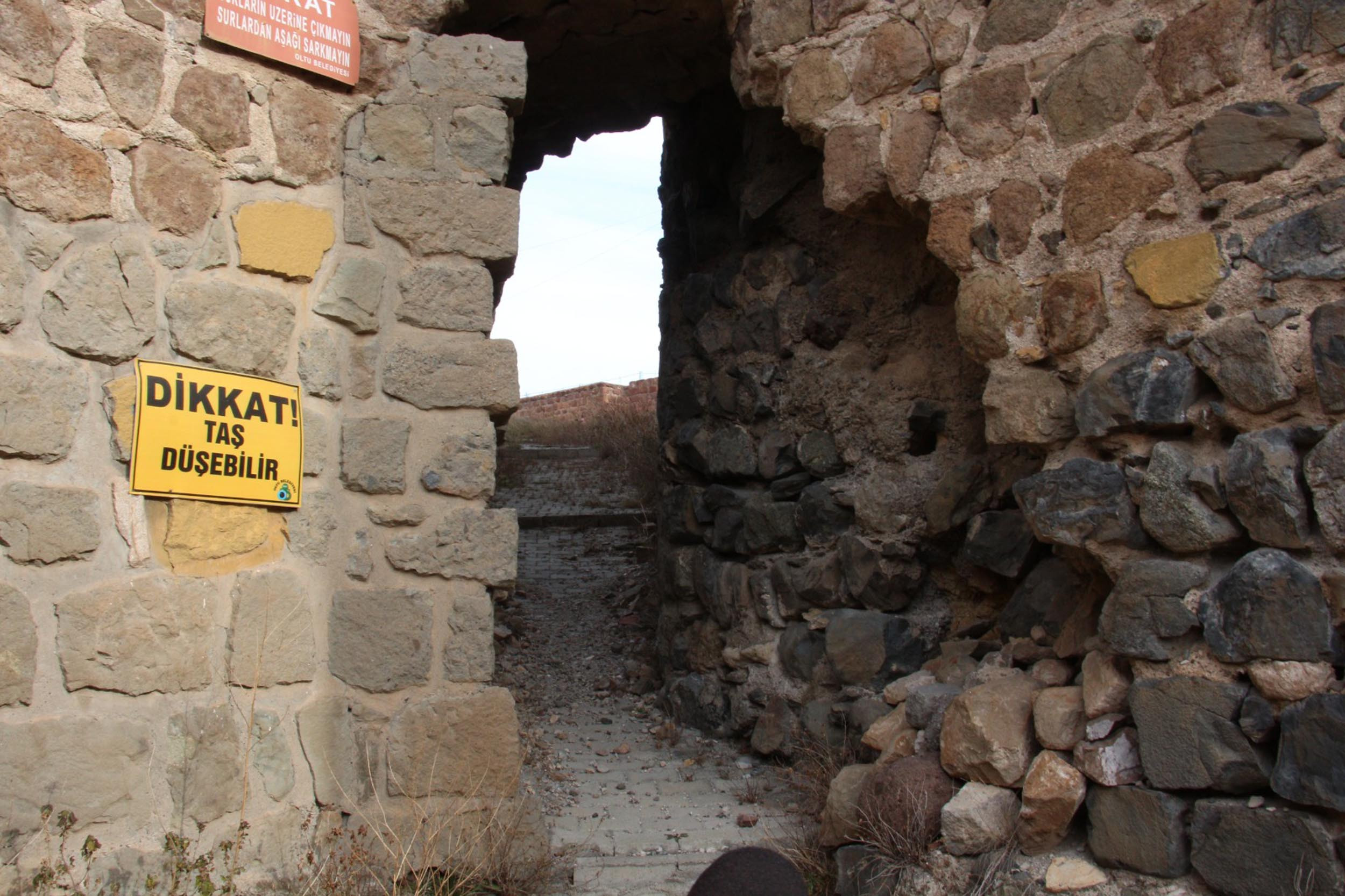 Urartular tarafından inşa edilmişti.. Oltu Kalesi'nde büyük tehlike! - Resim : 3