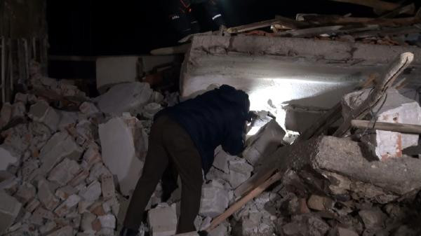 2 katlı bina çöktü - Resim : 3