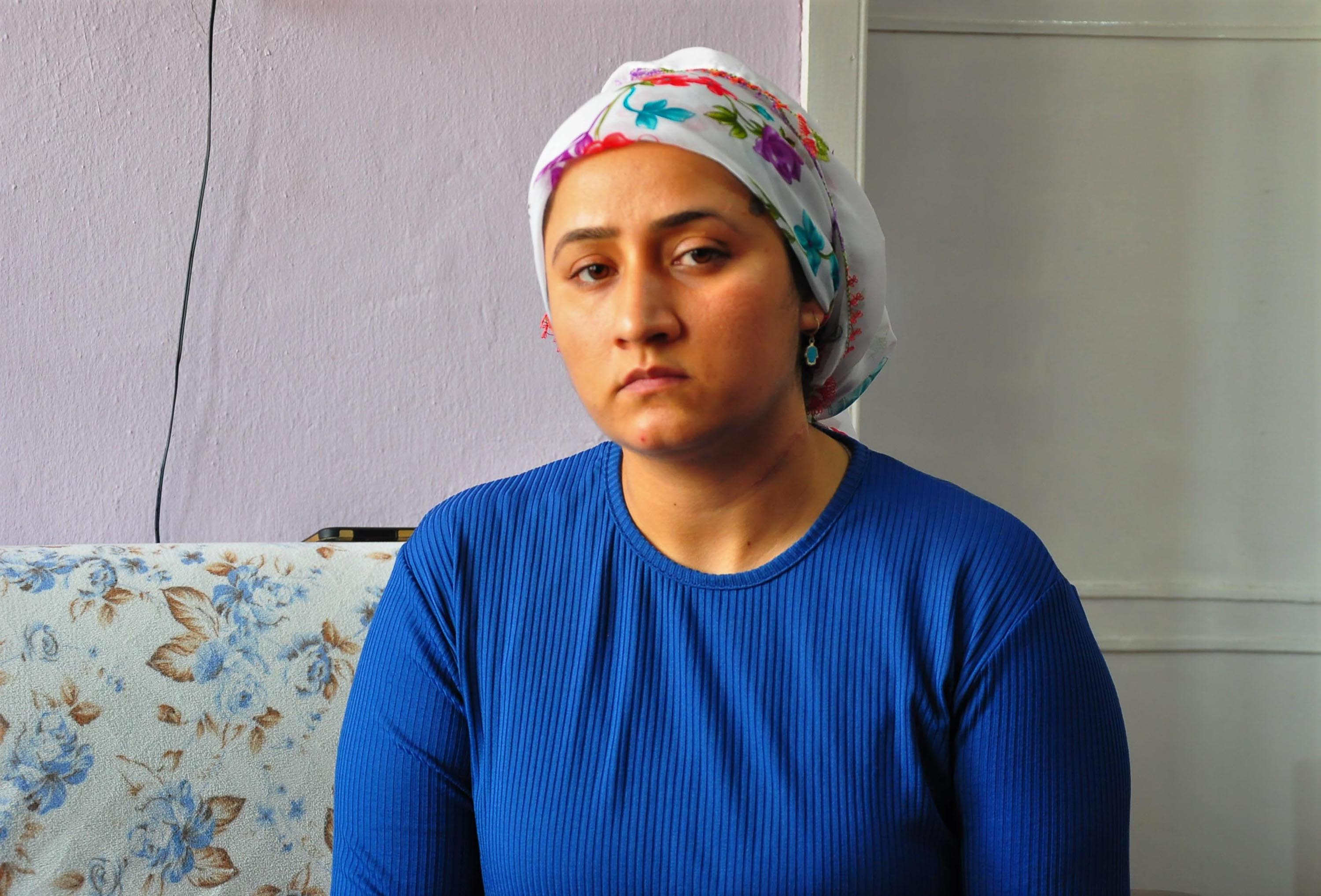 Eşi tarafından boğazı falçatayla kesilerek yaralanan Esra'ya haciz şoku - Resim : 3