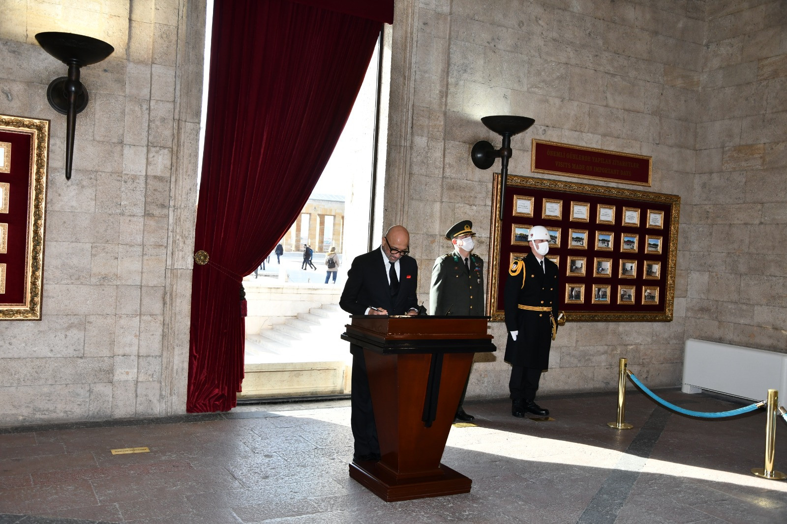 Venezuela Büyükelçisi'nden Anıtkabir'e ziyaret - Resim : 1