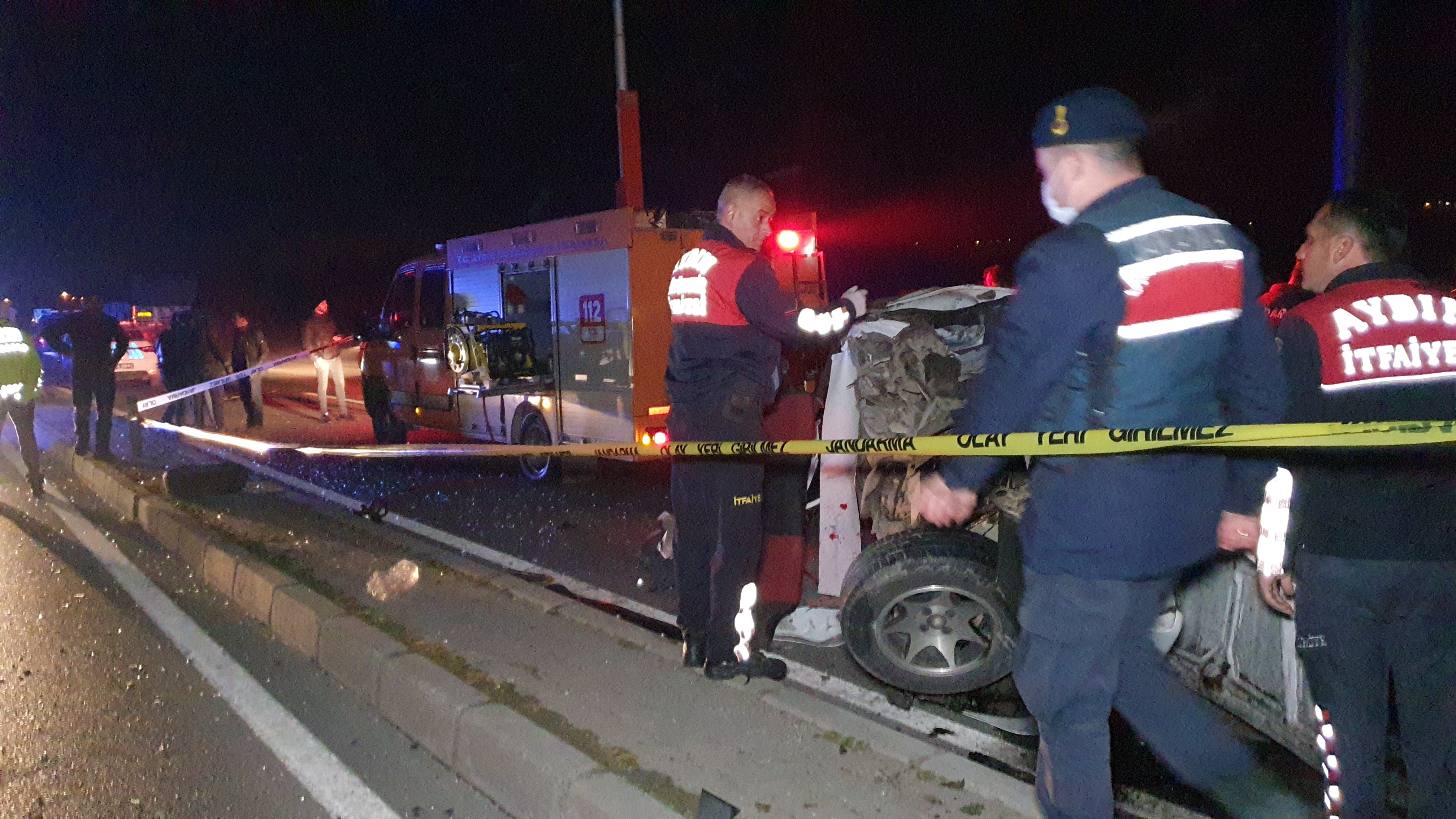 Aydın’da feci kaza: 2 ölü, 3 yaralı - Resim : 2