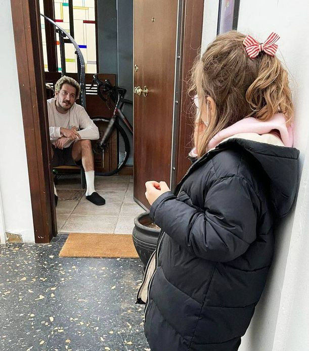 Uraz Kaygılaroğlu ve kızı Ada’nın duygusal buluşması! - Resim : 1