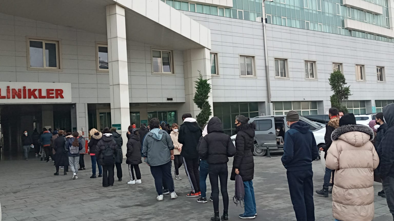 Korona yayılıyor, test kuyrukları uzuyor - Resim : 3