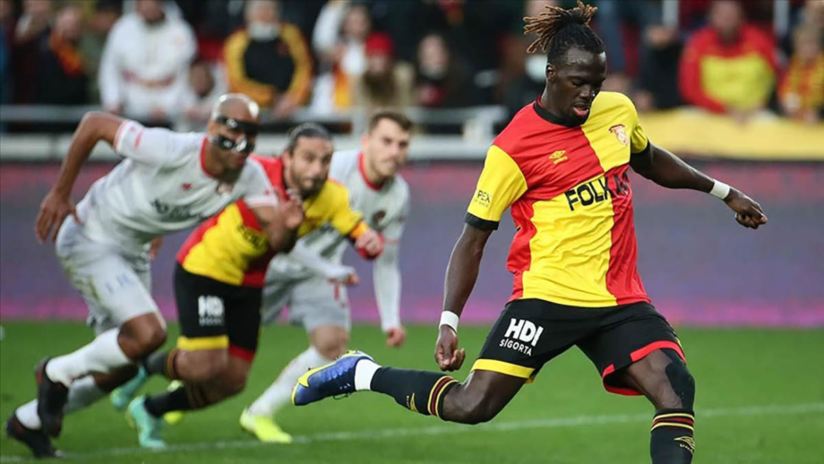 Göztepe, Antalyaspor'u farklı yendi! Ndiaye'den hat-trick... - Resim : 2