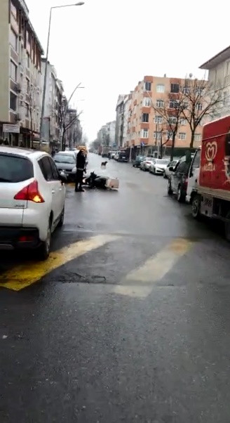 Köpeklerin kovaladığı kurye kaza yaptı - Resim : 5