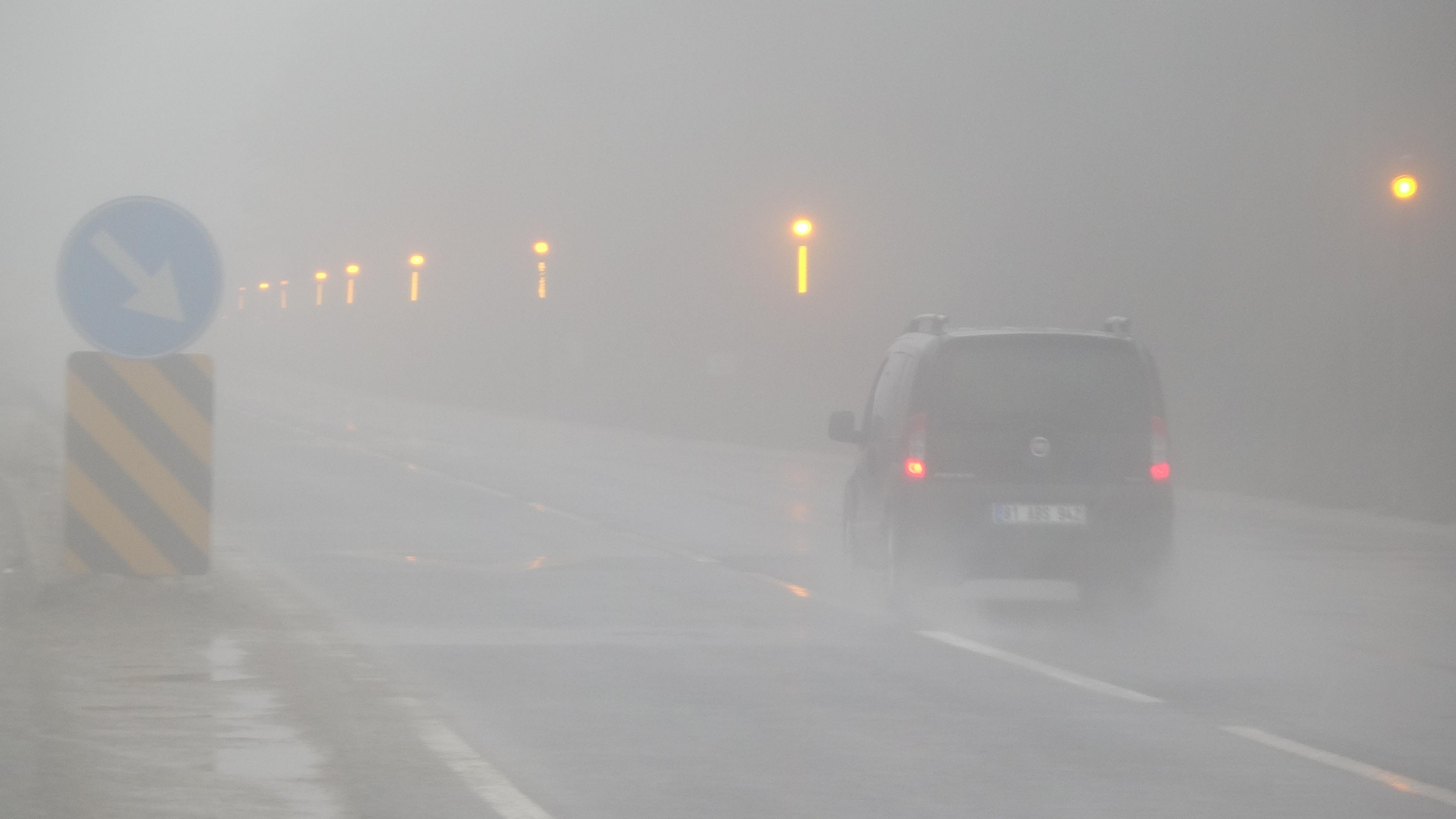 Bolu Dağı geçişinde kar yağışı ve sis - Resim : 5