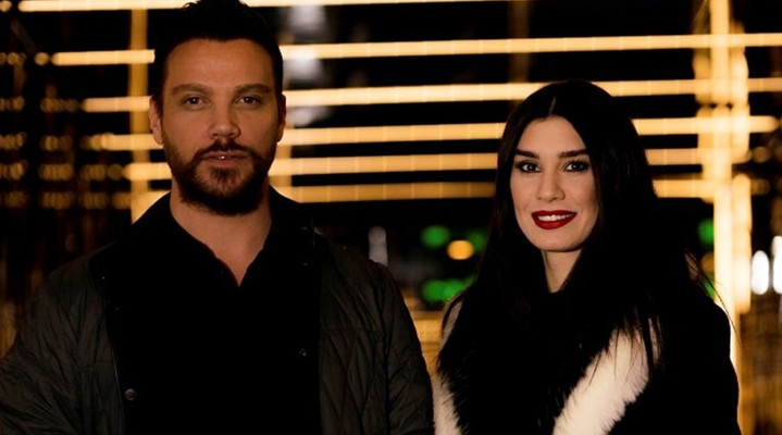 Burcu Kıratlı, Sinan Akçıl'a boşanma davası açıyor - Resim : 1