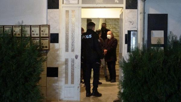 17 gündür haber alınamayan servis şoförü evinde ölü bulundu - Resim : 1
