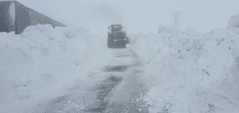 O şehrimizde kar kalınlığı 4 metre - Resim : 2