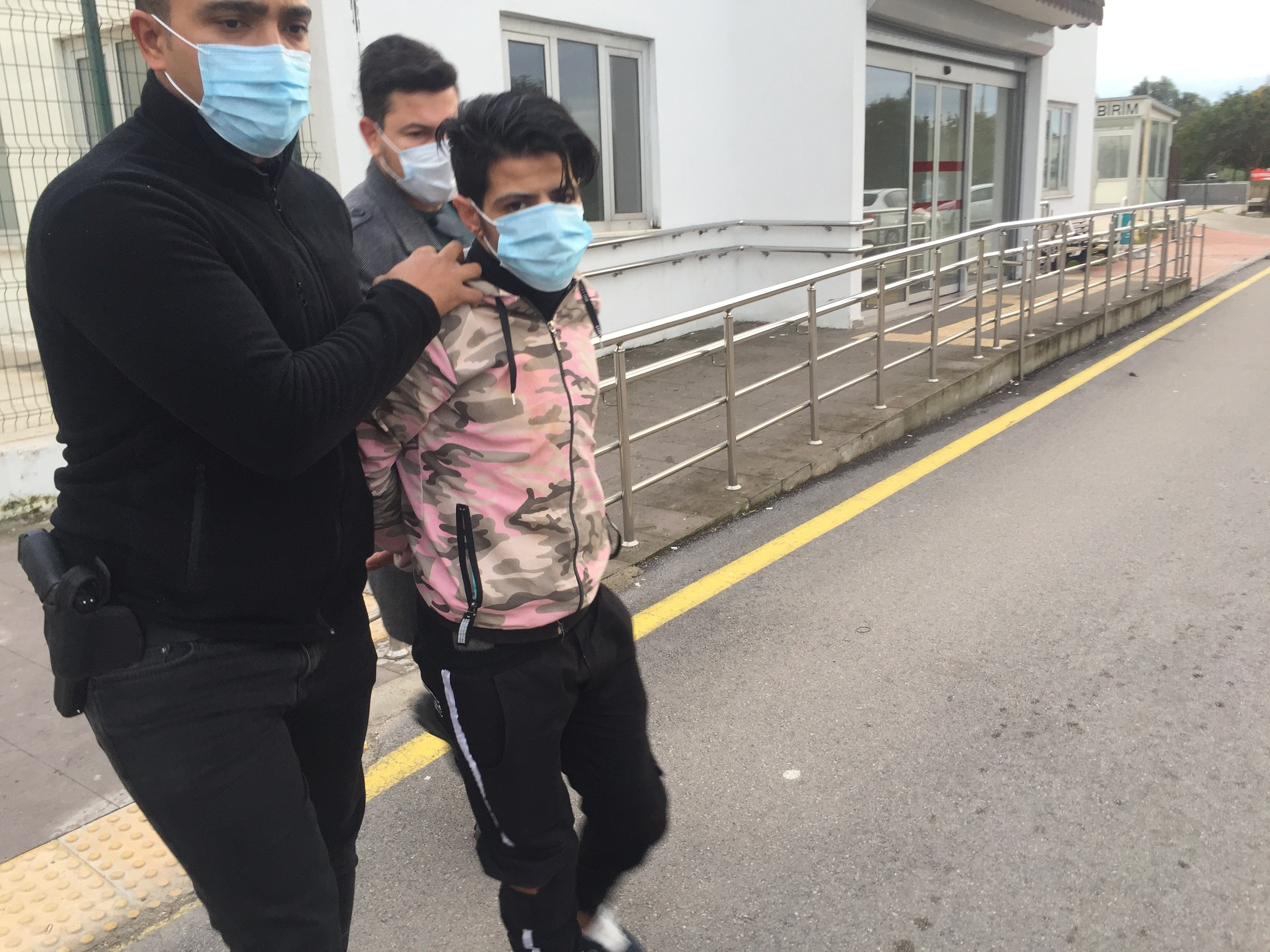 Yedi aylık hamile karısını bağlayıp vücudunda sigara söndürdü - Resim : 8