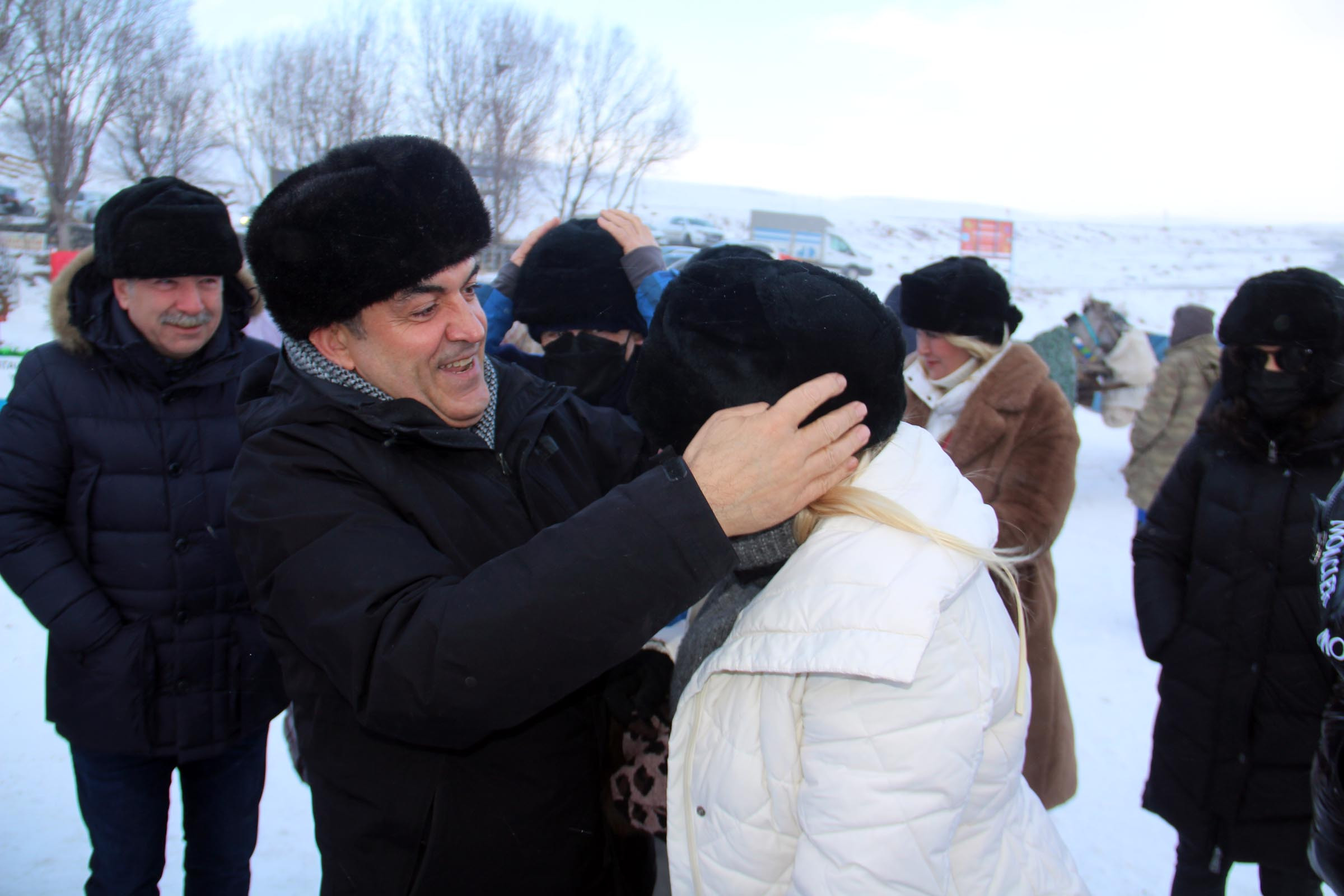 CHP'li belediye başkanları, Çıldır Gölü'nde tipiye tutuldu - Resim : 3