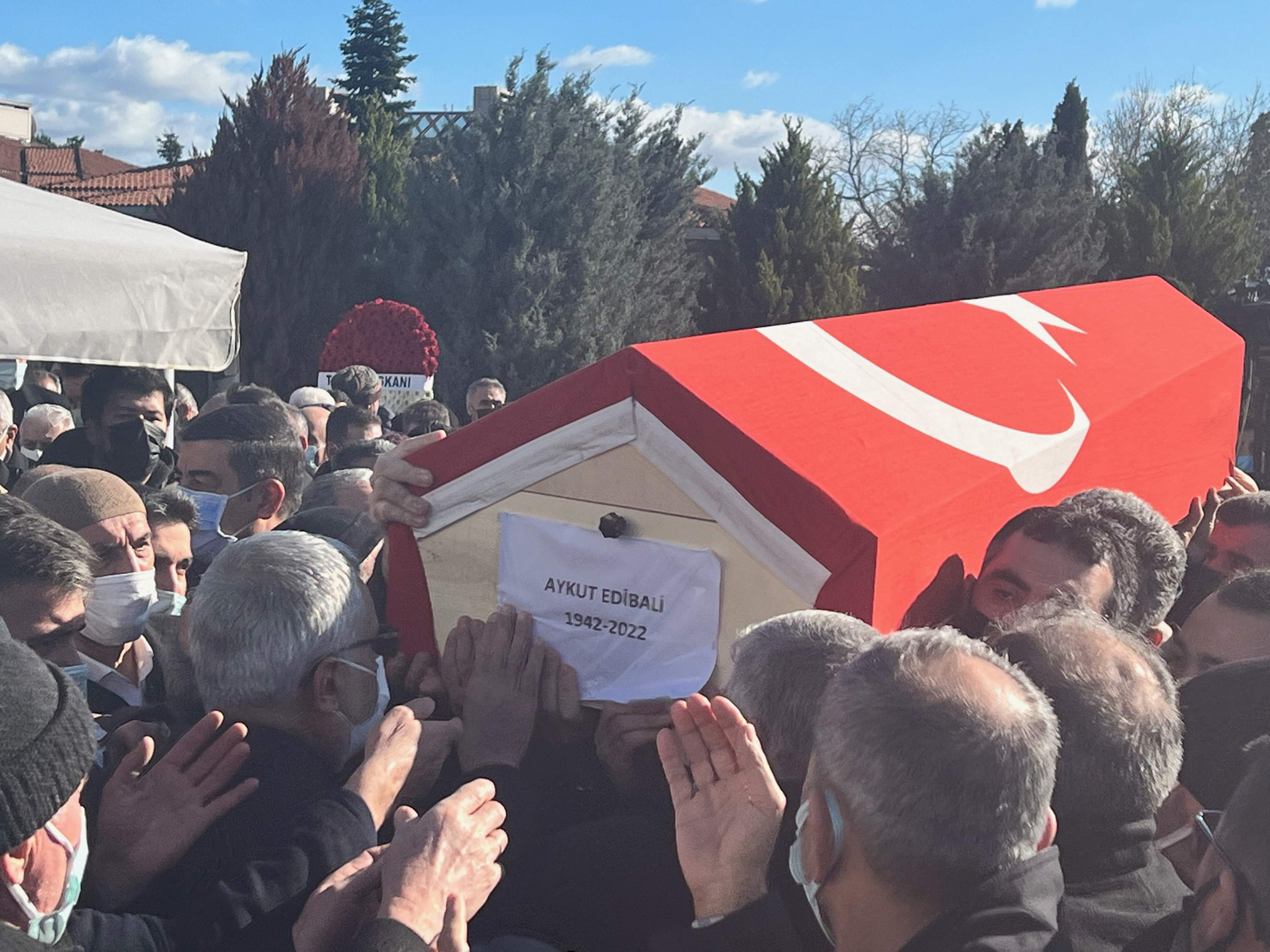 Aykut Edibali son yolculuğuna uğurlandı - Resim : 3