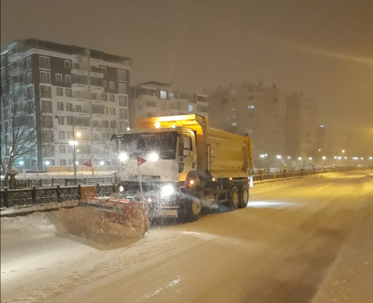 Van'da 3 ilçede okullar tatil edildi - Resim : 1