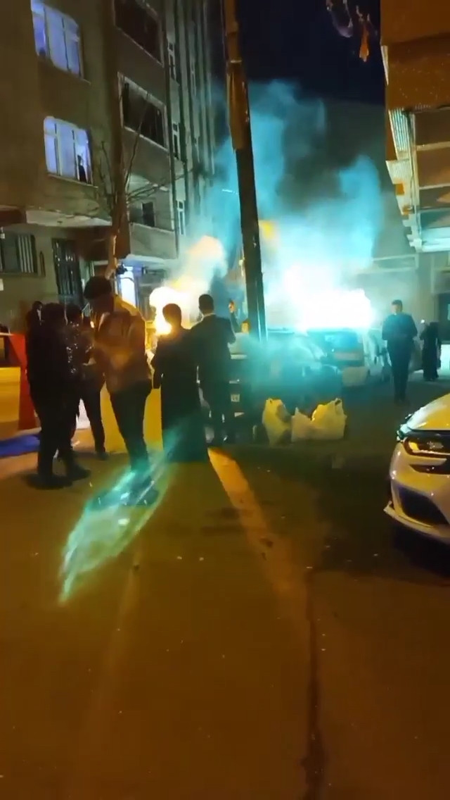 Düğün magandası belinden çıkardı! Art arda ateş etti... - Resim : 1