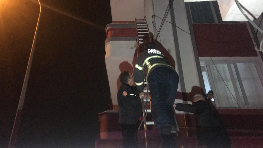 10 yaşındaki çocuk polis ve itfaiyeyi alarma geçirdi - Resim : 3