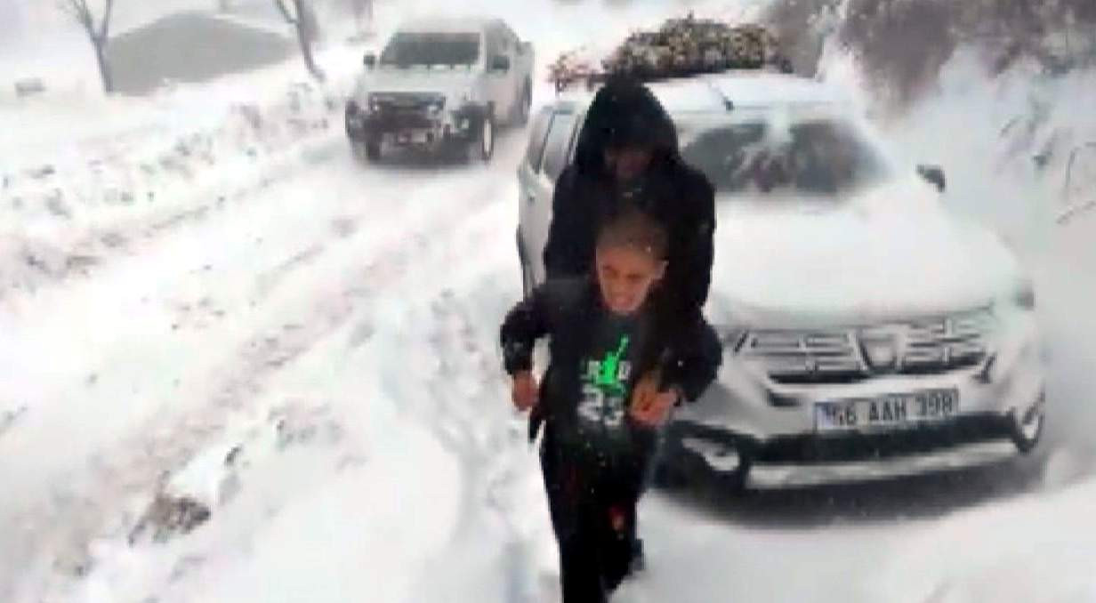 Siirt'te donmak üzere olan 5 kişi kurtarıldı - Resim : 1