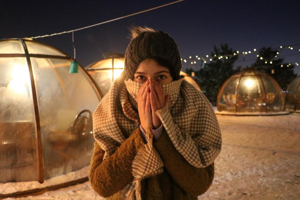 Havaya atılan su yere buz olarak düştü - Resim : 4