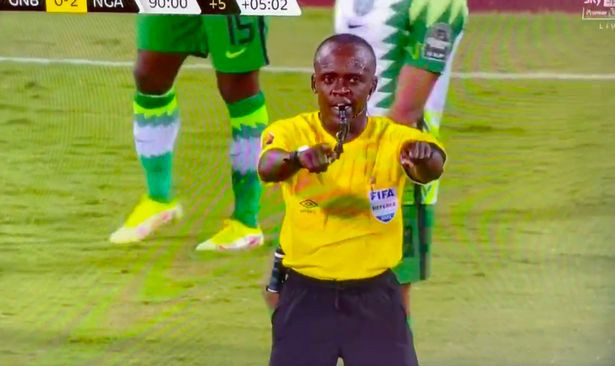 Kenyalı hakem, kendini Usain Bolt sandı! - Resim : 1