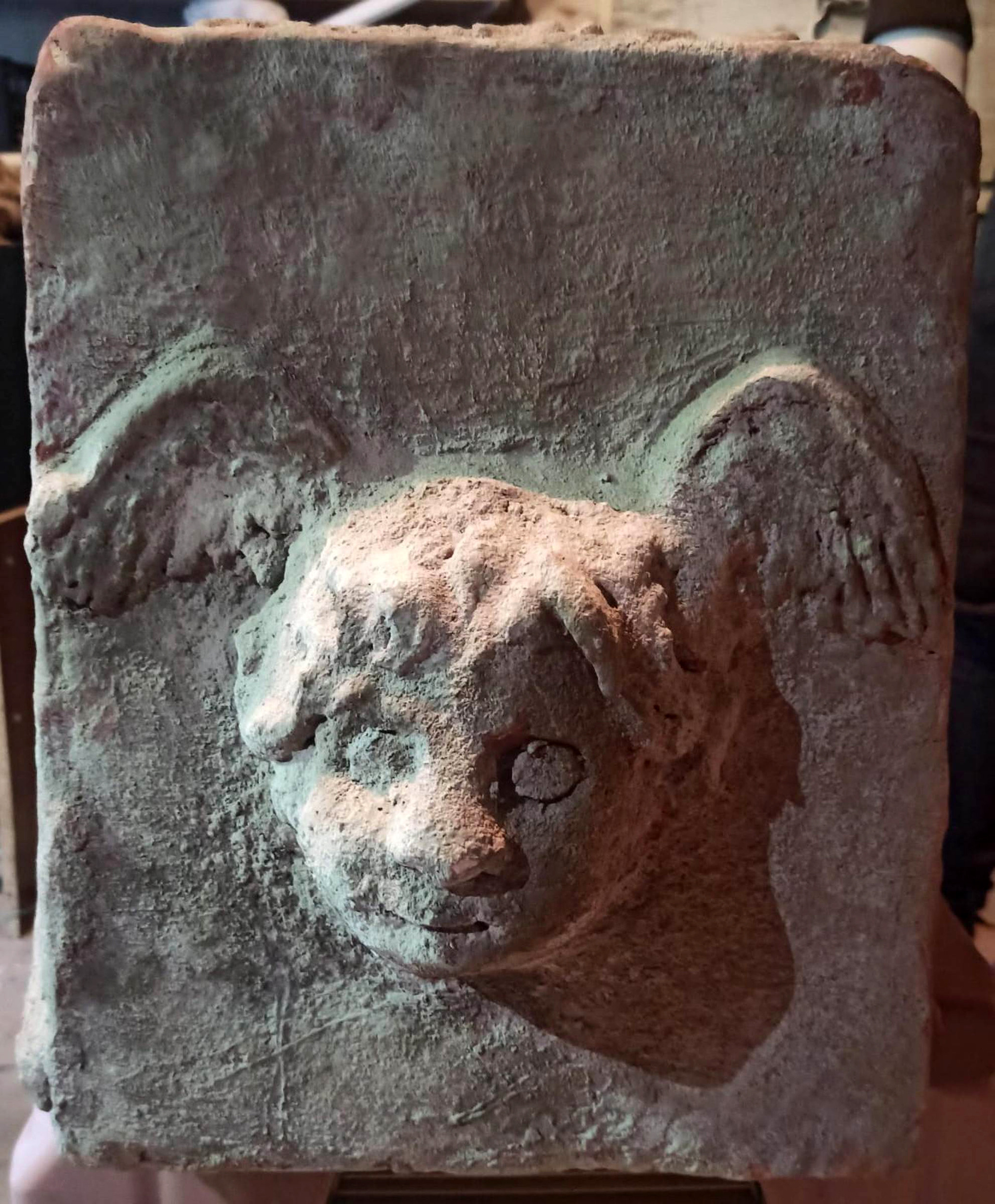 Roma dönemine ait mezar taşlarıyla yakalandılar - Resim : 2