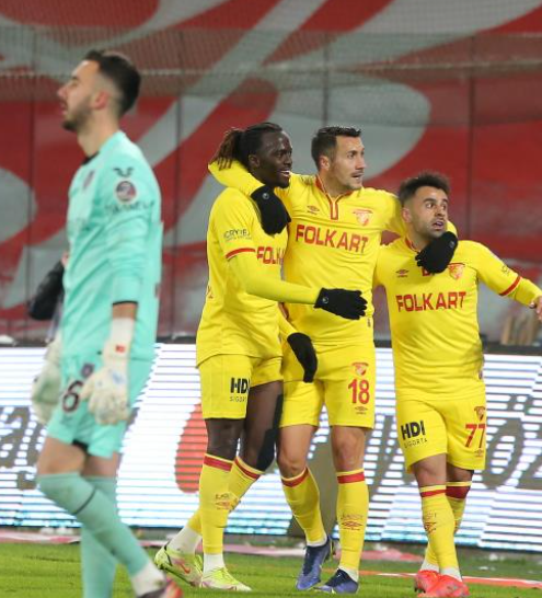 Emre Belözoğlu'nun büyüsü bozuldu! Galibiyete hasret kaldı - Resim : 1