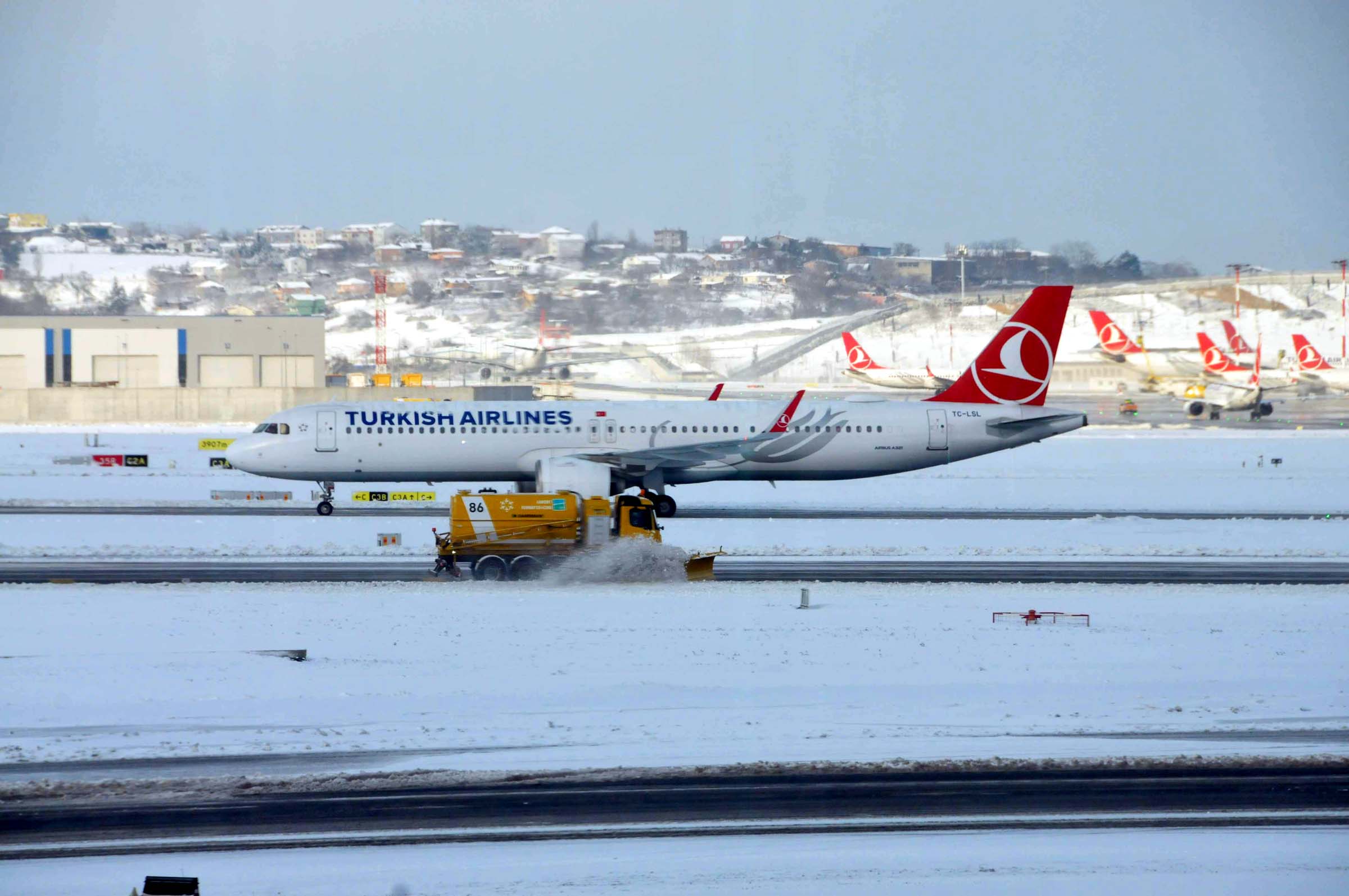 Аэропорт стамбула рейсы. Аэропорт Стамбула Хавалимани. Turkish Airlines Стамбул. Авиакомпания Туркиш. Турецкая авиакомпания Turkish Airlines.