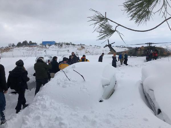 Beyaz esarette askeri helikopter devreye girdi - Resim : 1