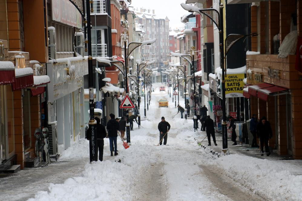 Sivas'ta köylerle ulaşım kesildi - Resim : 2