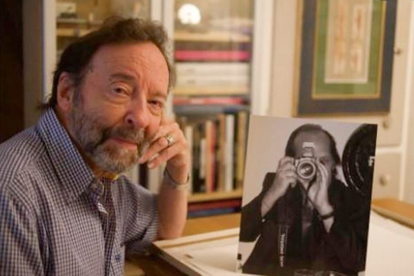 Ünlü fotoğrafçı Paris'te sokakta düştü, 9 saat kaldırılmayan Rene Robert donarak öldü - Resim : 1