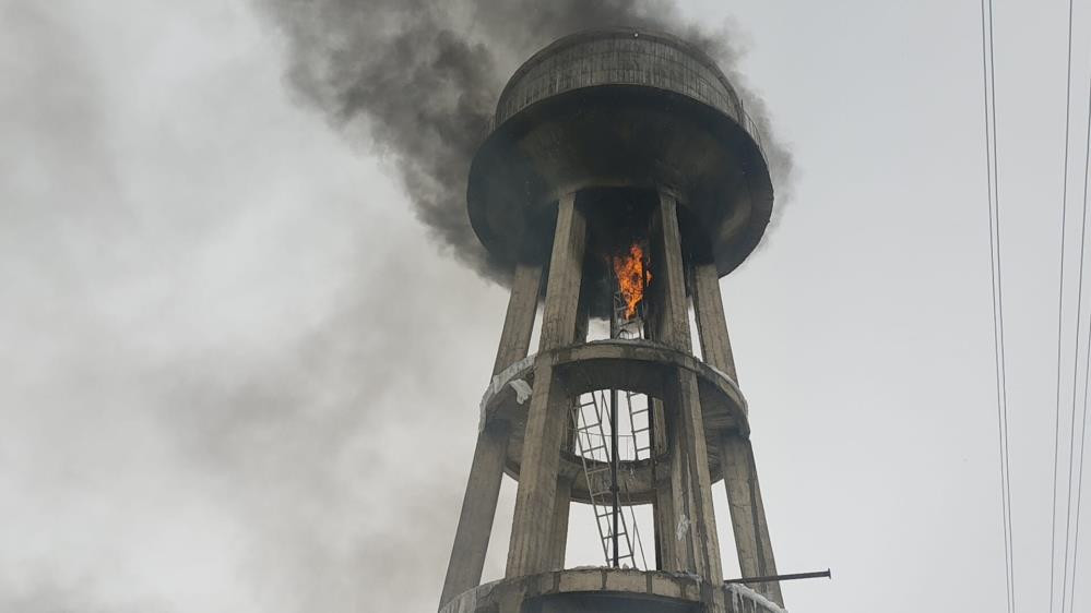 Donan depo koca ilçeyi susuz bıraktı - Resim : 2
