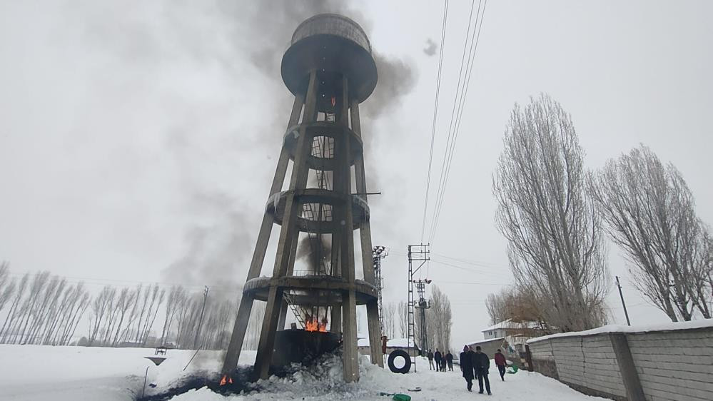 Donan depo koca ilçeyi susuz bıraktı - Resim : 3