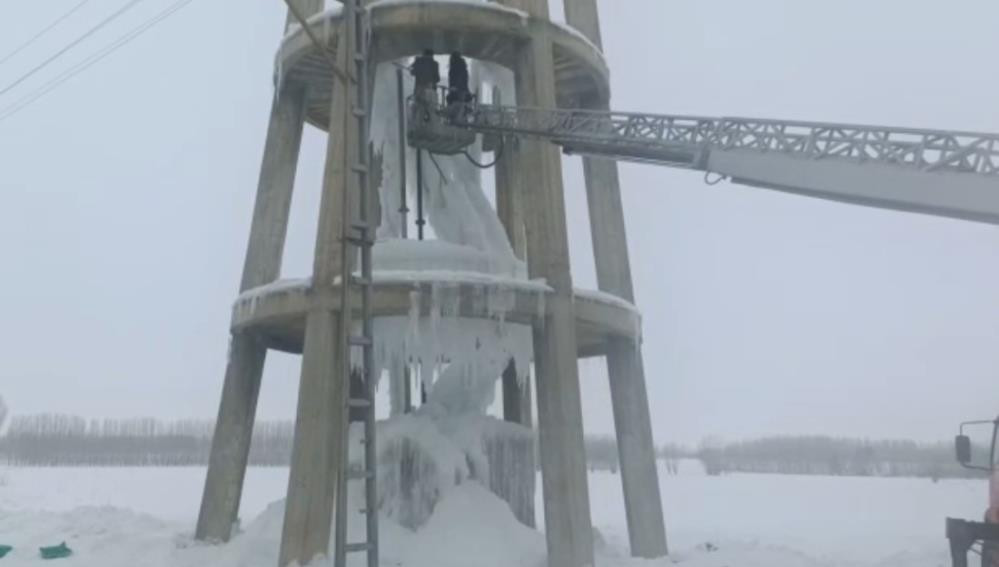 Donan depo koca ilçeyi susuz bıraktı - Resim : 7
