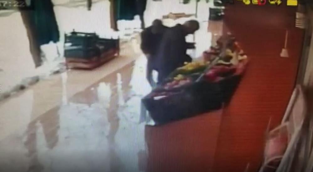 Kar kütlesi Ahmet dedeyi öldürdü - Resim : 2