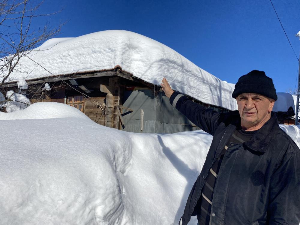 4 metrelik buz sarkıtları korkuttu - Resim : 1