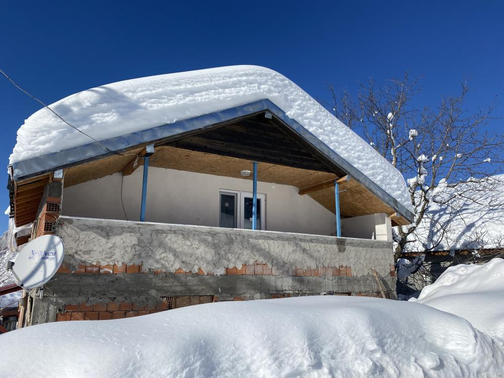 4 metrelik buz sarkıtları korkuttu - Resim : 5