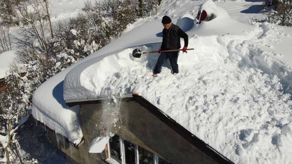 4 metrelik buz sarkıtları korkuttu - Resim : 8