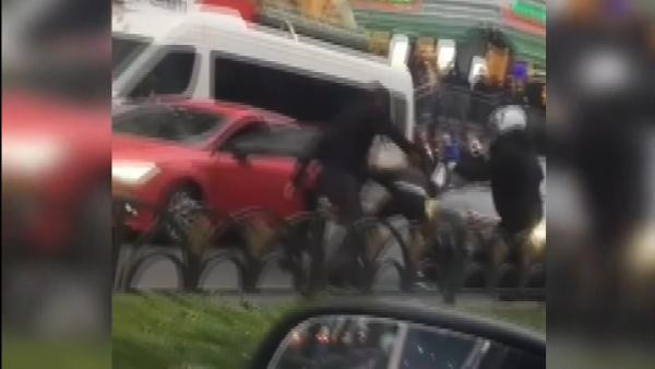 Yol verme tartışması kanlı bitti - Resim : 2