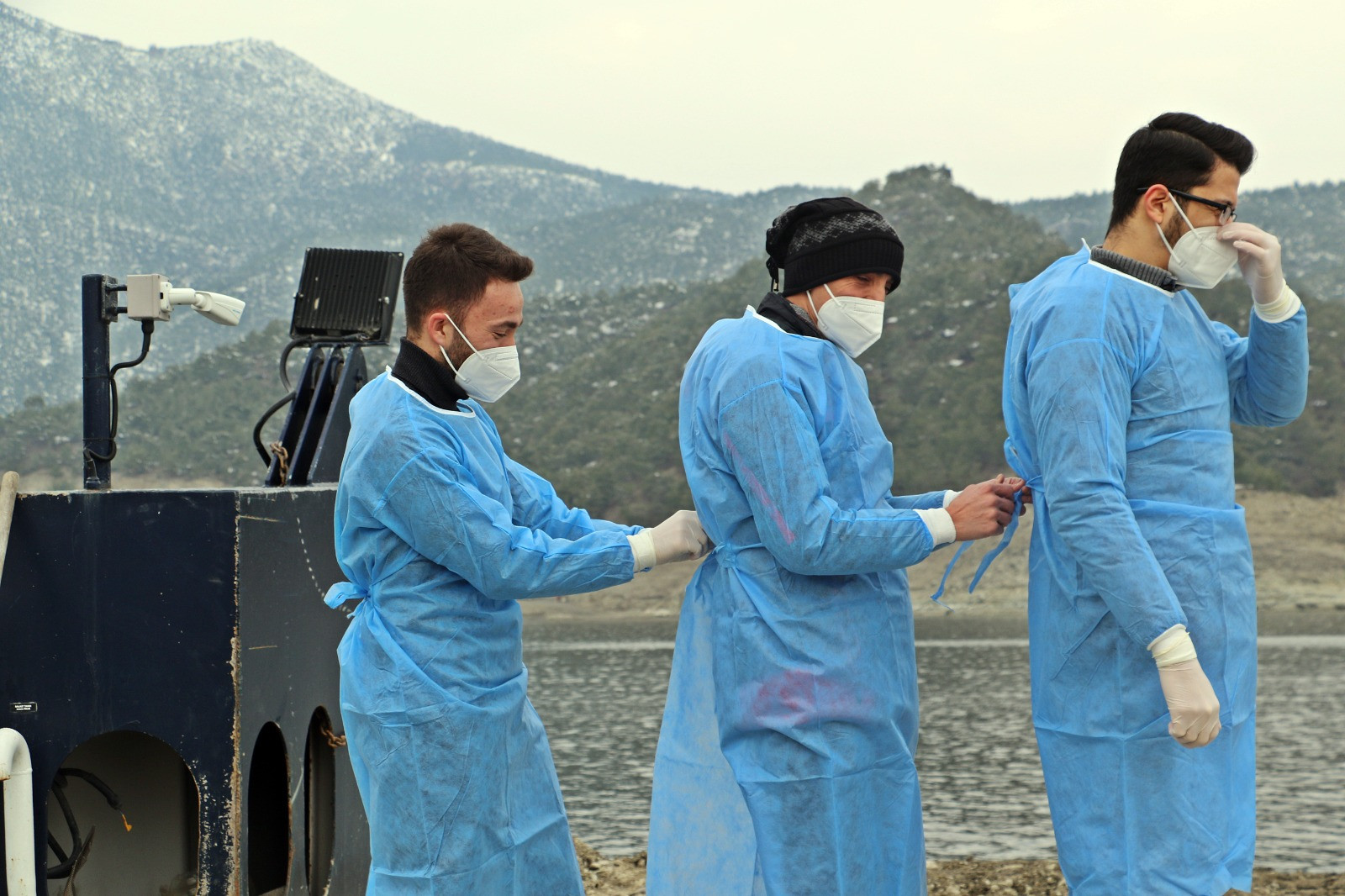 Göl, tepe, karlı yolları aşan ekipler aşı mesaisinde - Resim : 8