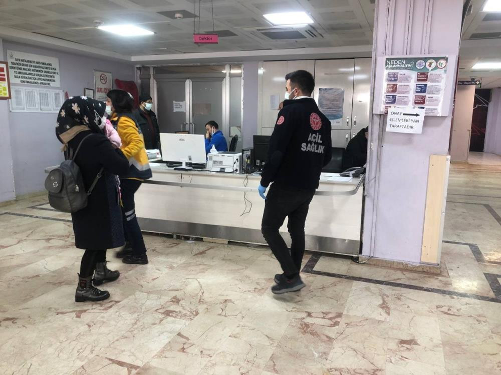 Sağlıkçılara ambulans geç geldi dayağı - Resim : 5