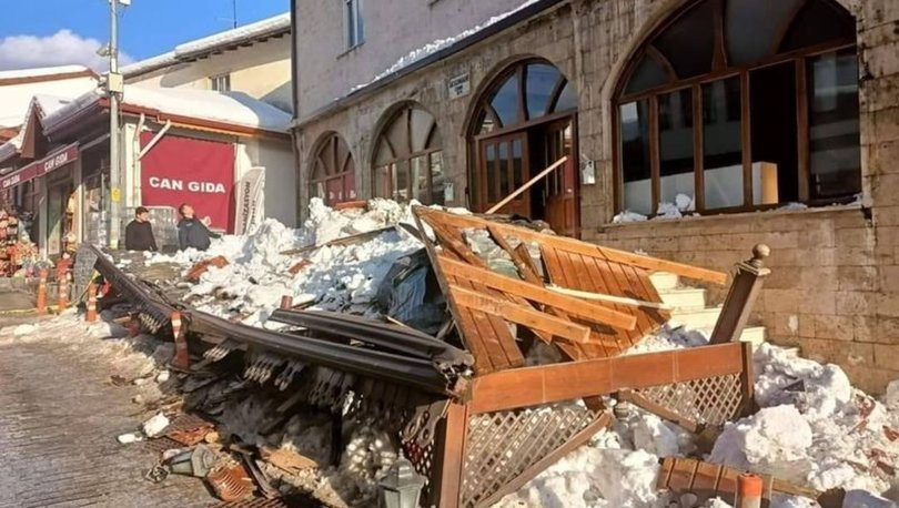 Cami sundurması cemaatin üzerine düştü. Çok sayıda yaralı - Resim : 2