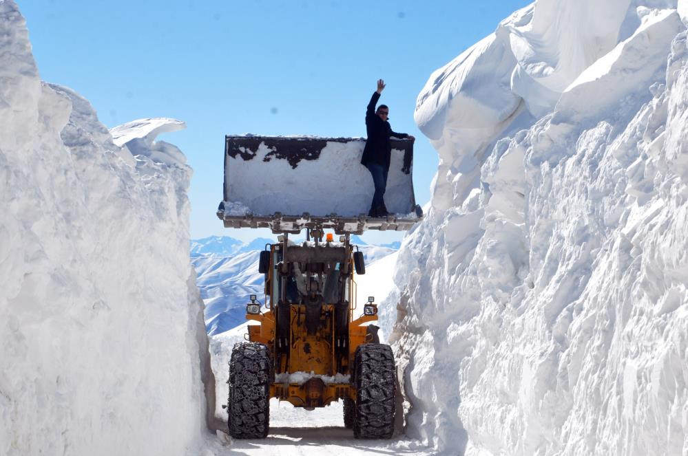 Bu yoldan geçmek mangal gibi yürek istiyor - Resim : 9
