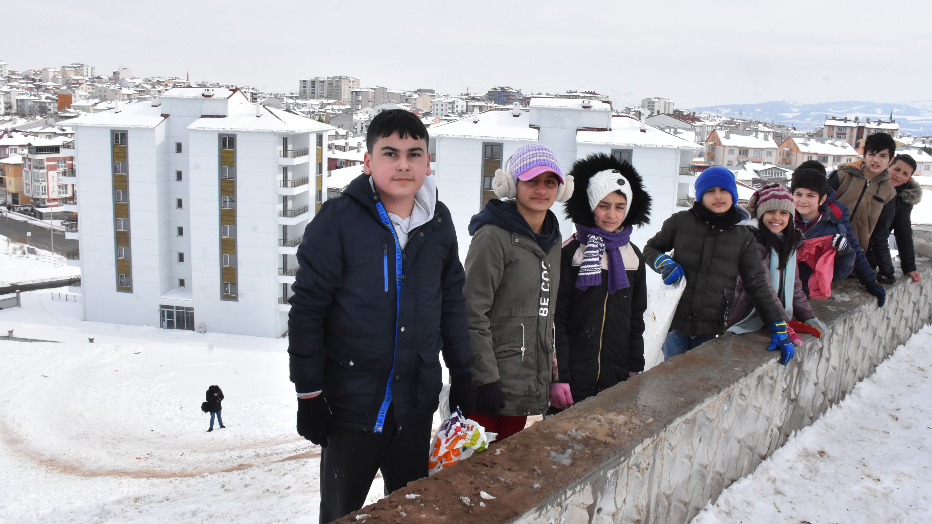 Kayak merkezine gidemeyen çocukların uğrak yeri 'Yumurtatepe' - Resim : 2