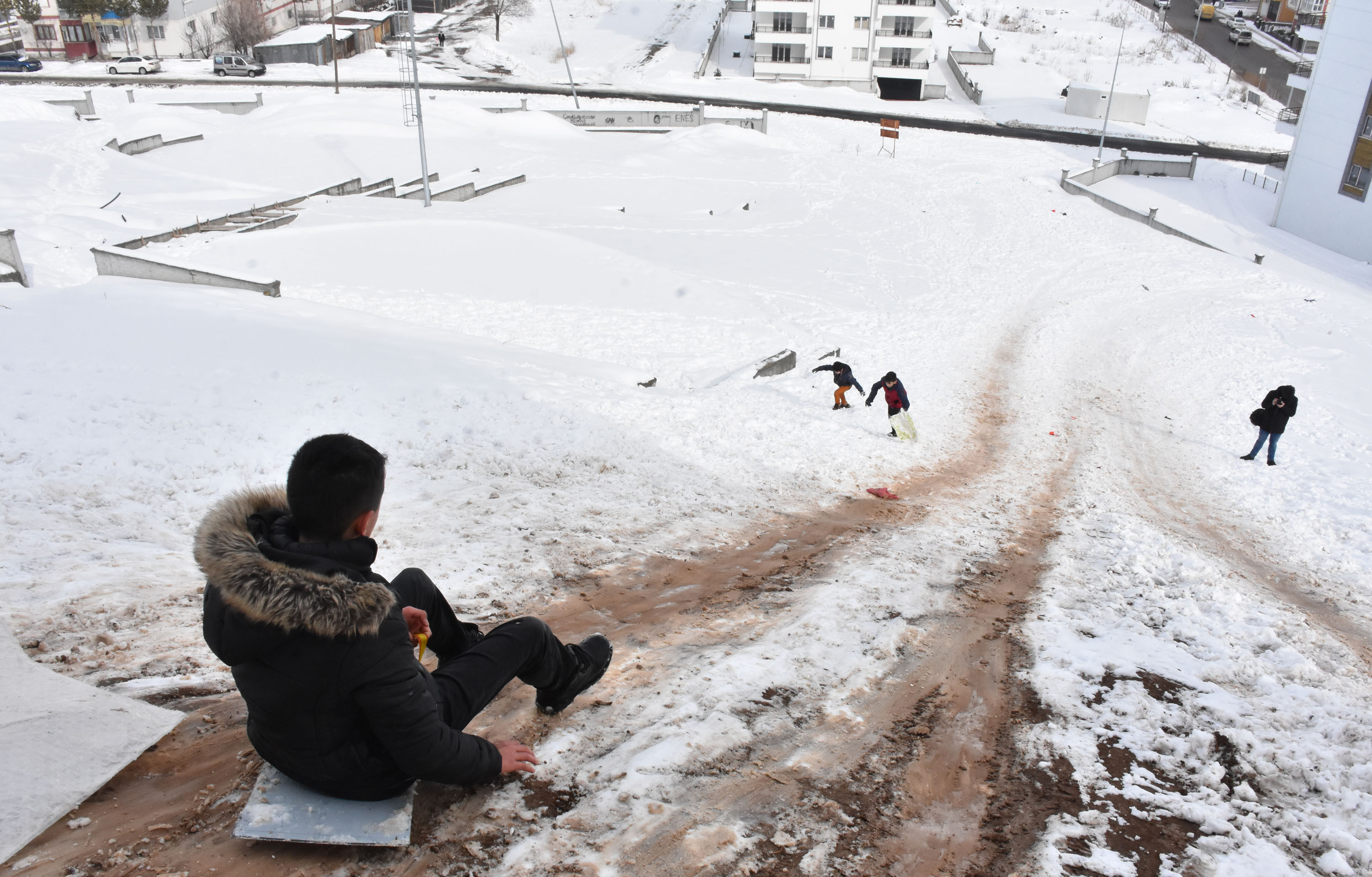 Kayak merkezine gidemeyen çocukların uğrak yeri 'Yumurtatepe' - Resim : 3