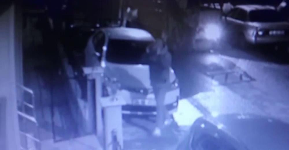 Çekmeköy’de apartmanın bahçe kapısını çaldılar - Resim : 4