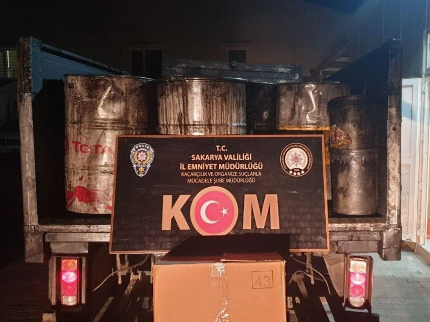 Kaçak akaryakıt ve tütün baskını - Resim : 3
