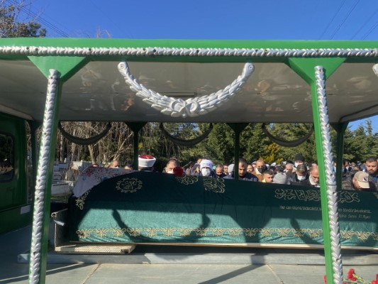 Ümraniye’de kan donduran cinayet! 1,5 yaşındaki kızının gözü önünde hamile eşine kurşun yağdırdı - Resim : 1